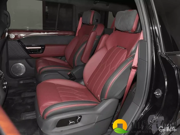 2026红旗顶级4.0T-V8引擎车，156万起售-1