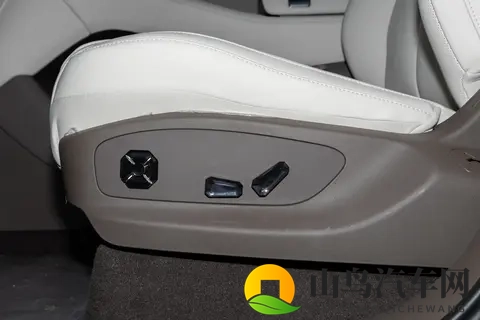 腾势N8L深度体验:30万级家庭大型SUV的全场景解决方案-1