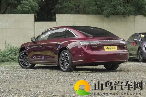 新款享界S9预订24小时突破5000台 预售价318万元起-2