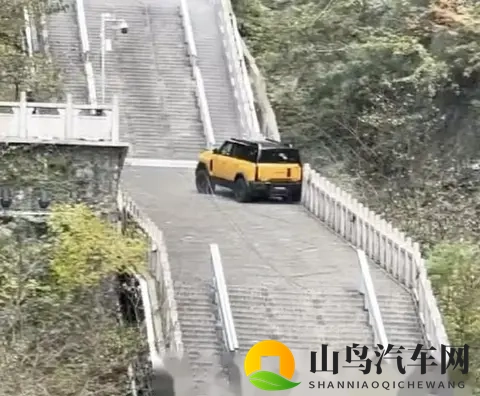 攀爬天梯溜车撞坏护栏，奇瑞的致歉声明来得不算晚-2