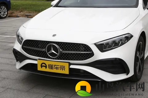 2025款奔驰A级选购：25万预算，A180L与A200L怎么选？-1