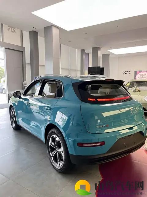 尺寸超元PLUS，配激光雷达+女王副驾，欧拉5实车现已到店-2