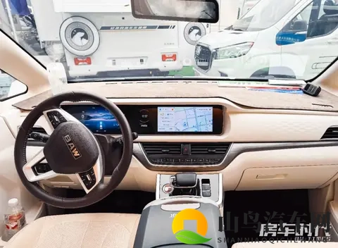 原厂量产 复古升顶 时尚吸睛 Vala纯电动宿营车-2