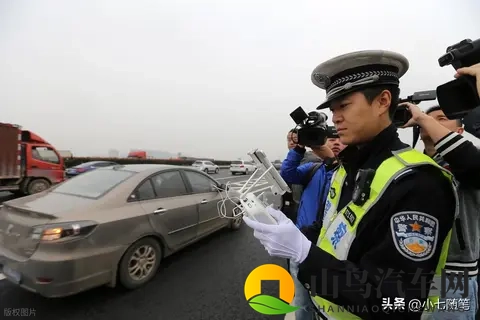 应急车道换胎扣12分？老司机都踩过的坑，说清楚合法操作边界-2