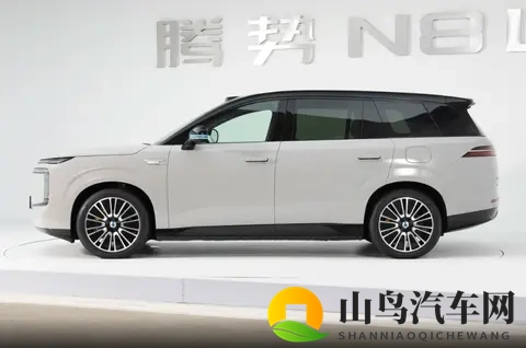 试驾腾势N8L：6座布局+20T插混，家用就选它了！-1