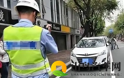 furry狼人巨大粗爽GV动漫：汽车科技新风尚，未来驾驶新体验-2