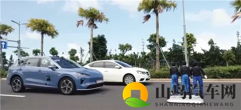 专家：我国组合驾驶辅助技术水平已在国际领先-1