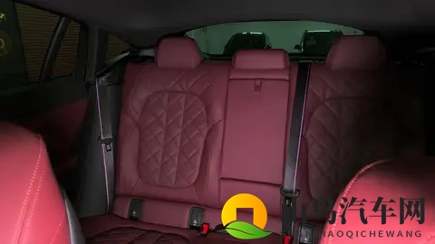 22万的差价值不值?2026款宝马X6 M60i配置曝光,音响内饰大揭秘!-1