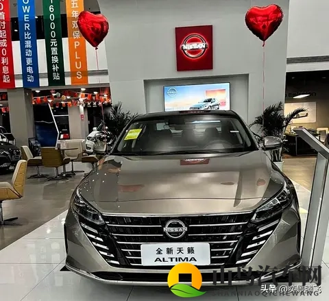 全面焕新2026款天籁亮相,携鸿蒙座舱谋求家轿市场复兴-1