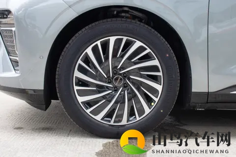 家用SUV怎么选?这款车型11月购车有福利,配置高操控出色!-3