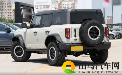 硬派SUV变局：福特烈马荒地版以原厂高配入场，普拉多如何应对？-1