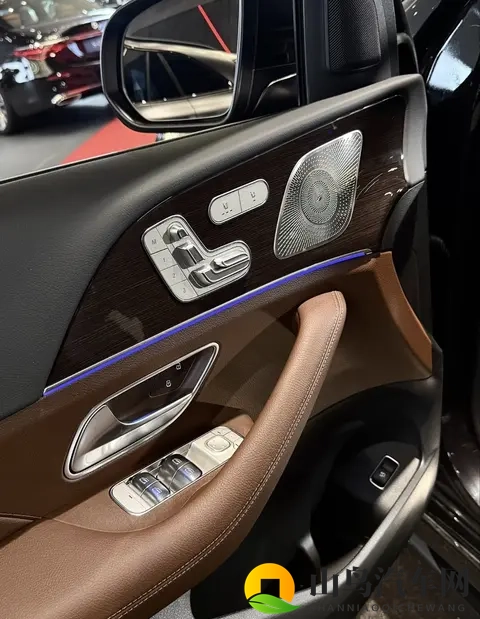 奔驰GLE 350减配不降，豪华车价格在悄悄松动？用户还买账吗？-2