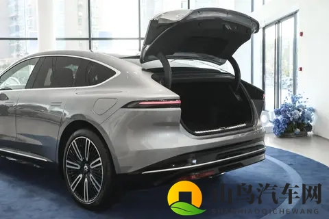 BBA的下一台是蔚来ET9？试驾后我终于知道这句话是什么意思-3