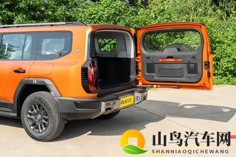 实拍体验奇瑞纵横 G700,续航 1400 公里,售价 3299 万起-1