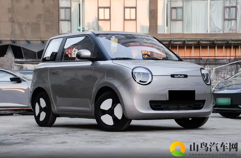 低配只要3万多，驾控灵活小巧，这车如何选择适合车型-1