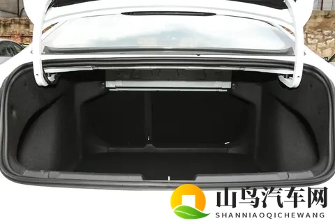 吉利发力了！合资，时代变了，看全能家轿星瑞如何俘获用户的心-1