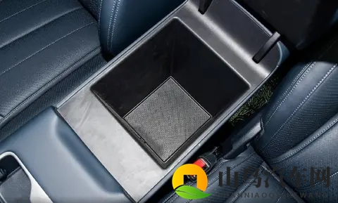 1798万起的硬核SUV,方程豹钛7为何首月销量破两万?-1