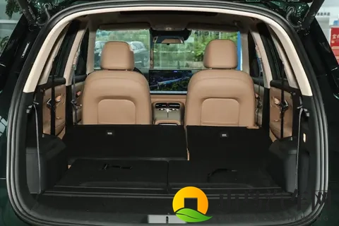 12万级插混新标杆！第三代蓝电E5 PLUS：续航、性能、场景全拉满-3