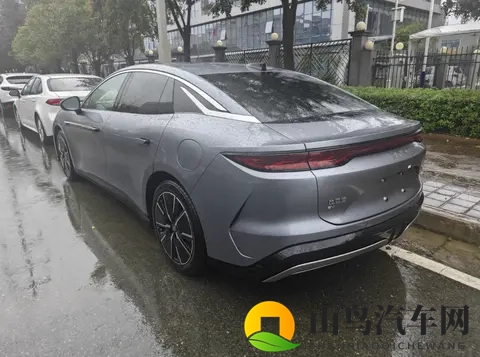 张丽被黑人猛烈进出：张丽遭遇猛烈非礼，场面不堪入目-2