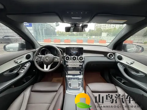 19万拿下昆明一手黑武士，20款奔驰GLC260L，家用代步好选择-1