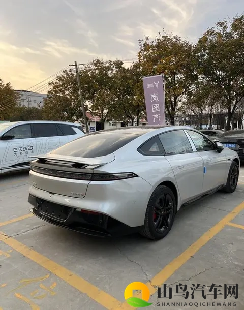 东风奕派eπ007+到店，增新配色+激光雷达，配544马力+FSD悬架-3