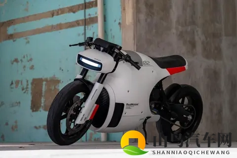 项目：ARES摩托车融合了科幻风格、模拟操控感和全电动性能-1