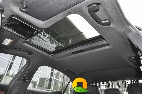 2025 款奔驰 C 级各版本适配建议：以选装配置为核心-2