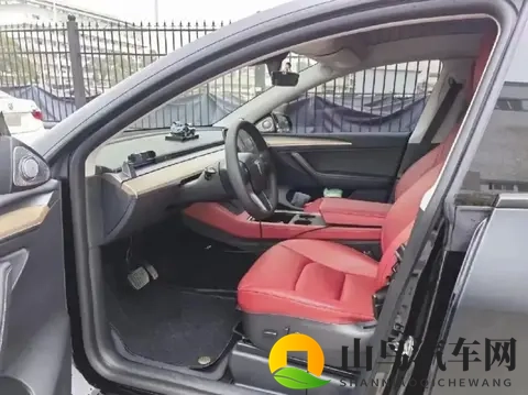 体验特斯拉Model Y 5天后,我还是选了燃油车:适合家人的才是最好-3