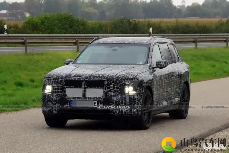 宝马全新旗舰iX7谍照首度现身,预计2027年登场-1