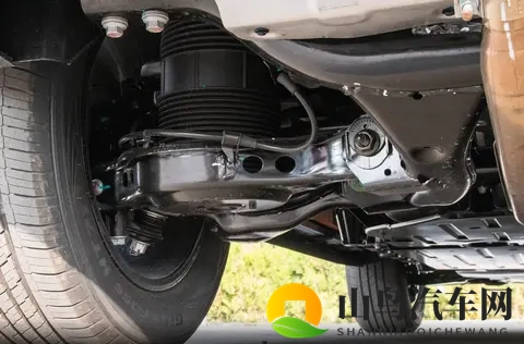 硬派SUV大横评，捷途纵横G700对比方程豹豹8，谁的越野实力更强？-1