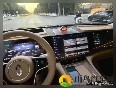 问界M8车主：裸车价格4628万，保险只要6700元，令我惊讶！-3