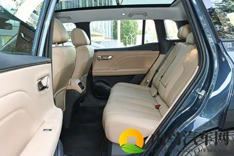 埃安AION i60开启预售,1198万起,埃安首款增程SUV表现如何?-3