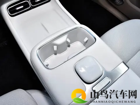 有高级感了！这台大空间绿牌家轿只要1099万元起-2