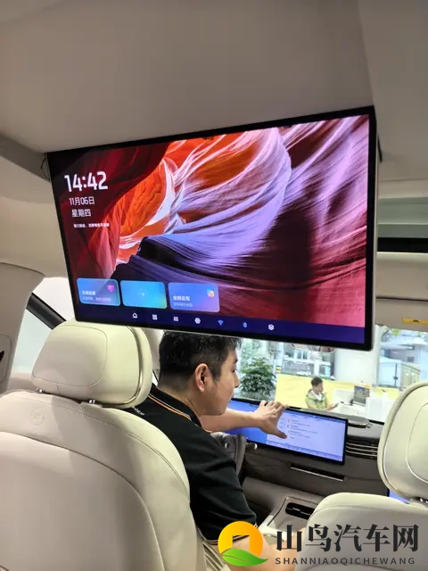 智己LS9实车静态体验，LS7车主哭晕在厕所-1