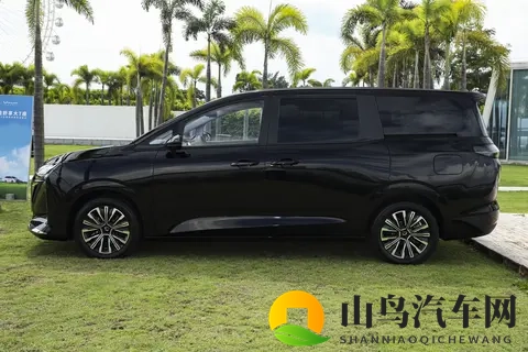 我的星光730 2025款到店体验:一辆适合全家出行的7座车-1