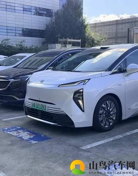 尺寸超腾势D9，插混纯电任选，别克至境世家实车现身街头-1