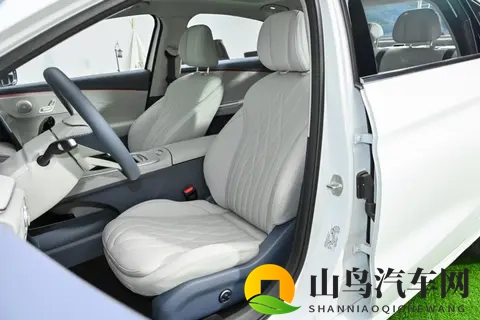 10万级家轿太卷了！风云A8L对决秦L DM-i，谁更能拿捏年轻人？-2