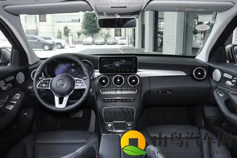 2025款奔驰C级怎么选?五款配置差异与终端优惠全解析-2