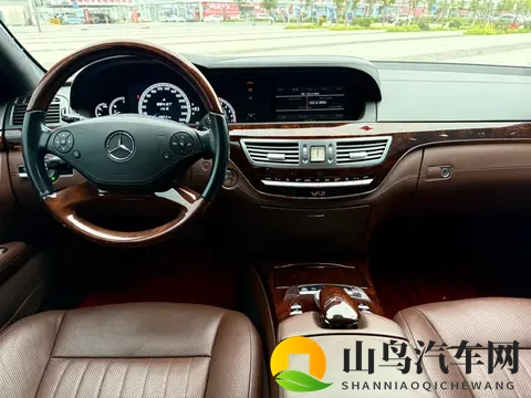 16万多圆梦旗舰，二手奔驰S600L，尽显尊贵气场！-3