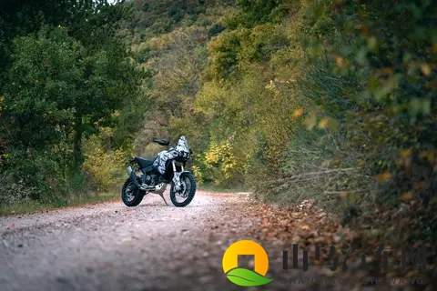 杜卡迪发布 2026 第二代 DesertX “ 沙漠 X ” 预告-2