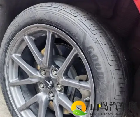 黄软件APP：汽车服务新潮流，一站式平台引关注-1