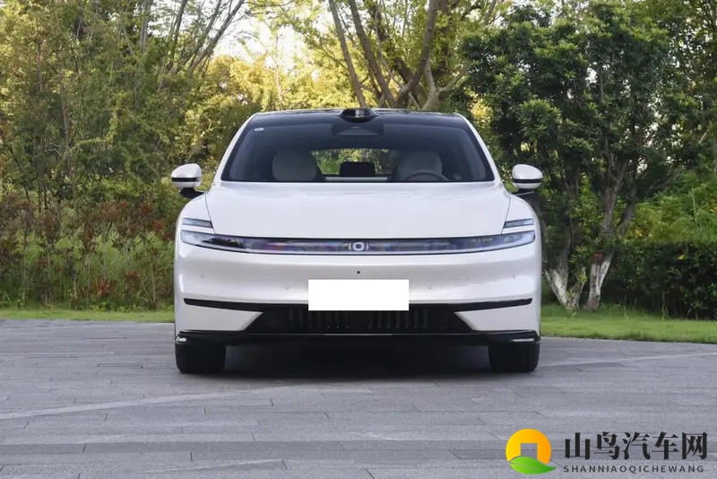 日产N7迎来新对手！启源A06多出电动后排，四门双层隔音-1