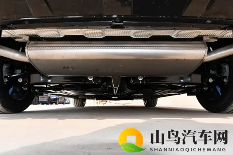 10万级全能选手！试驾第三代领克03，内外升级，性能依旧-1