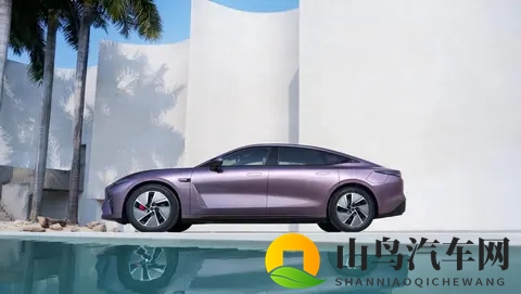 安全与操控兼得 深度体验2025款星纪元ES的务实哲学-3