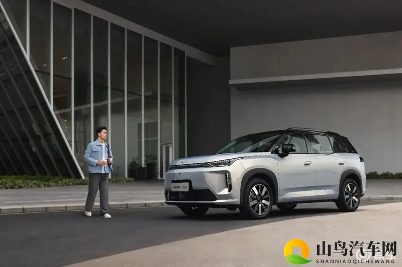 纯电增程均可选，双动力布局的广汽埃安AION i60上市-1