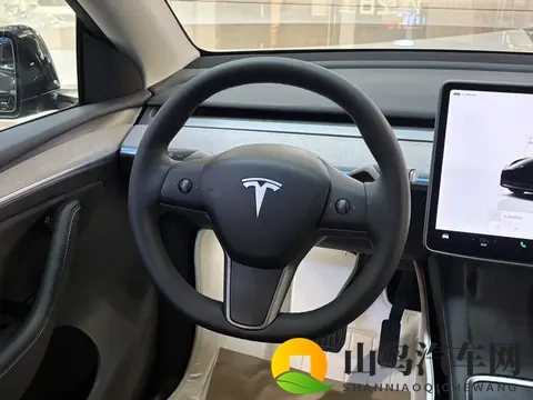 一手准新Model Y：27万公里，1898万，都市代步新选择？-1