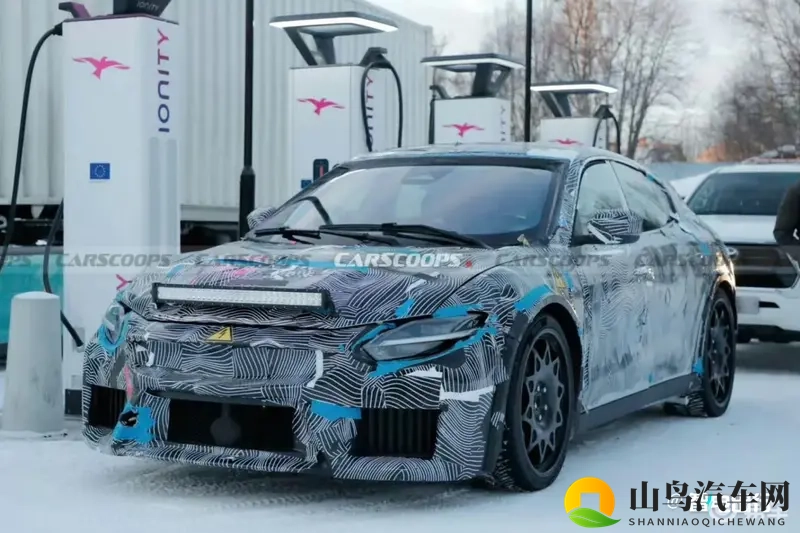 法拉利4门“纯电轿车”轴距近3米！比Panamera还大-1