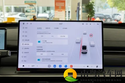 东风奕派 eπ007 + ：15 万级轿跑的 全能选手，真能当 “小米平替”？-2