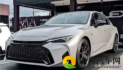 雷克萨斯IS改款降价7万，底盘质变震动市场-3