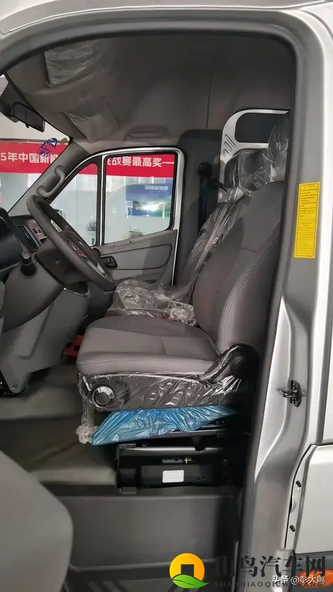 25T+后双胎，7人座，大空间，小型客车-3